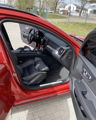 Volvo V60 cena 149999 przebieg: 38000, rok produkcji 2021 z Pobiedziska małe 121